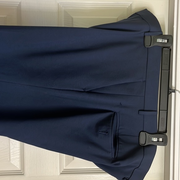 Dress Pants :Navy blue Haggar Active series . Like new . 40x32 - Picture 2 of 4